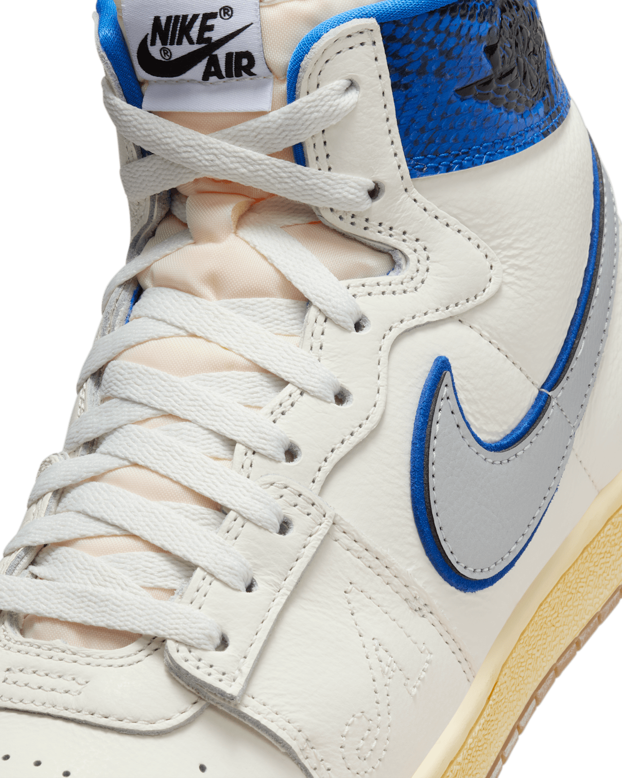 Date de sortie de la Jordan Air Ship x Awake NY « Game Royal »  (FN8675-104). Nike SNKRS